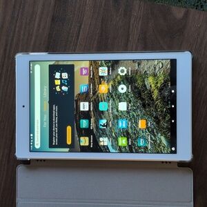 🎵 Kindle Fire HD 10 Tablet🎵